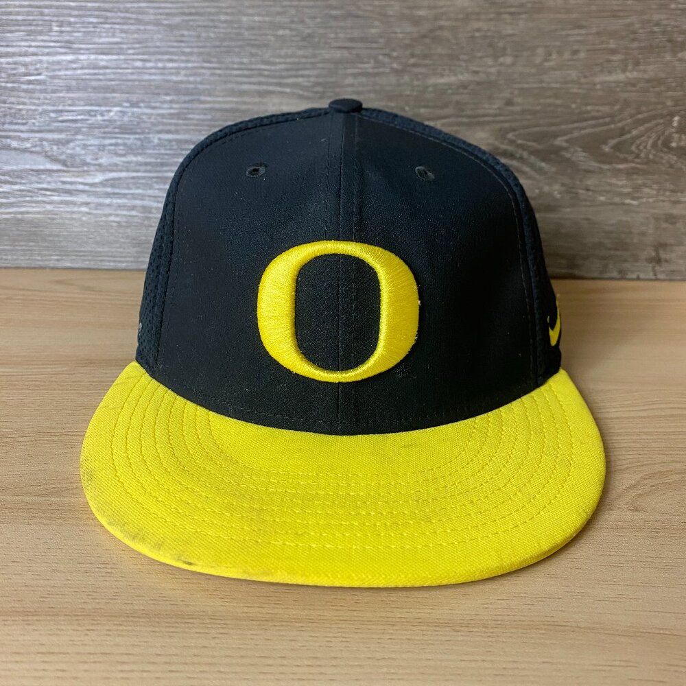 Oregon Ducks Hat Cap Strap Back Black Yellow Nike Dri Fit‎ Adjustable
